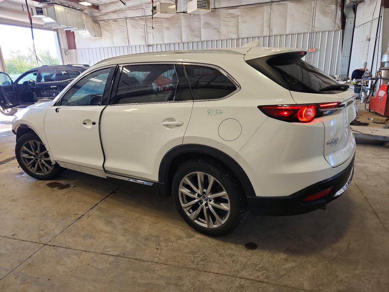 2017 Mazda Cx-9 Grand Touring - Image 2