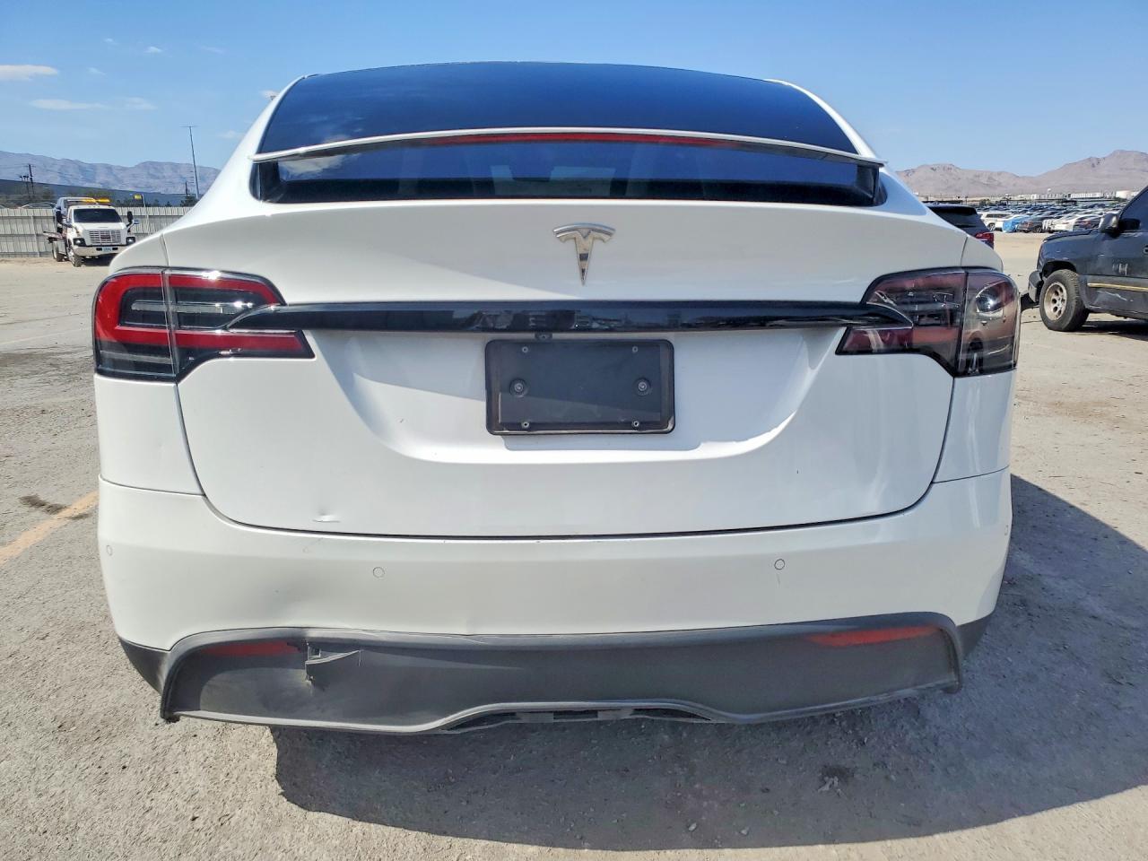 2023 Tesla Model X - Фото 6