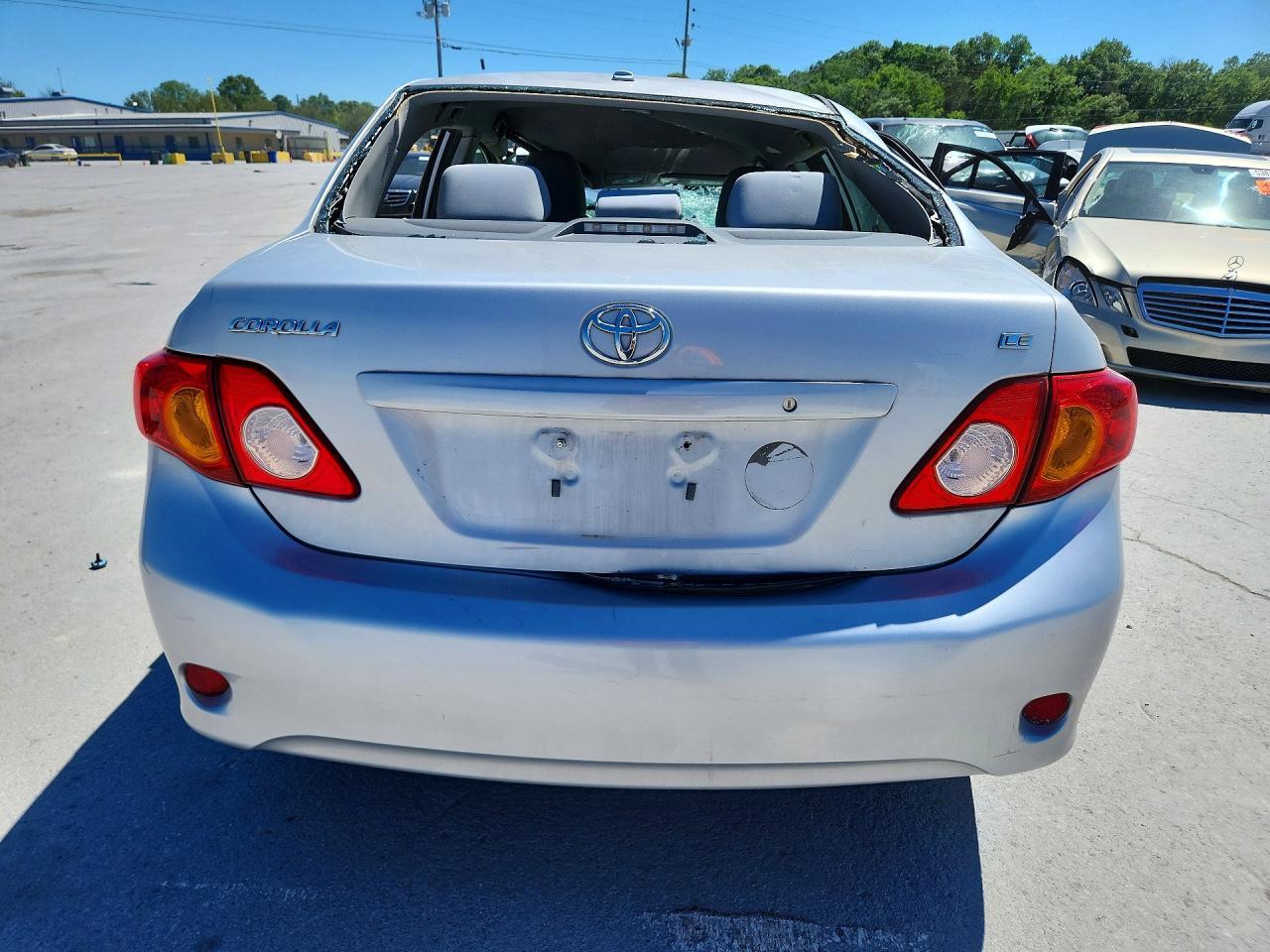 2010 Toyota Corolla Le - Фото 6