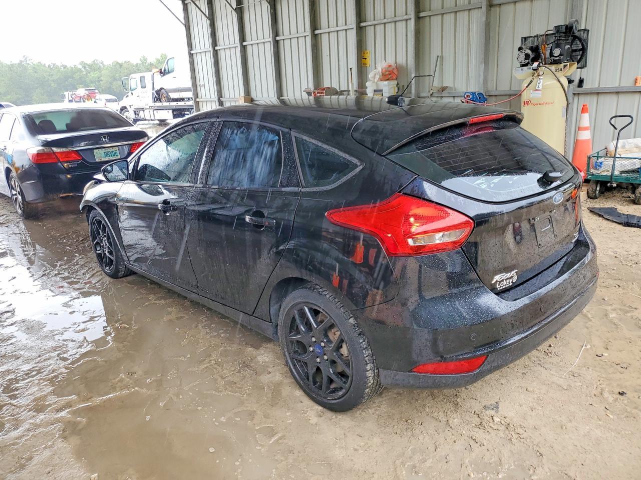 2016 Ford Focus Se - Image 2