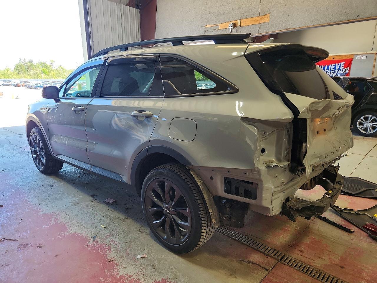 2022 Kia Sorento Ex - Image 2