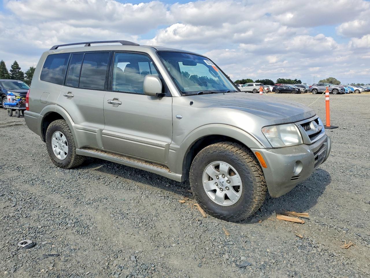 2004 Mitsubishi Montero Limited - Фото 4