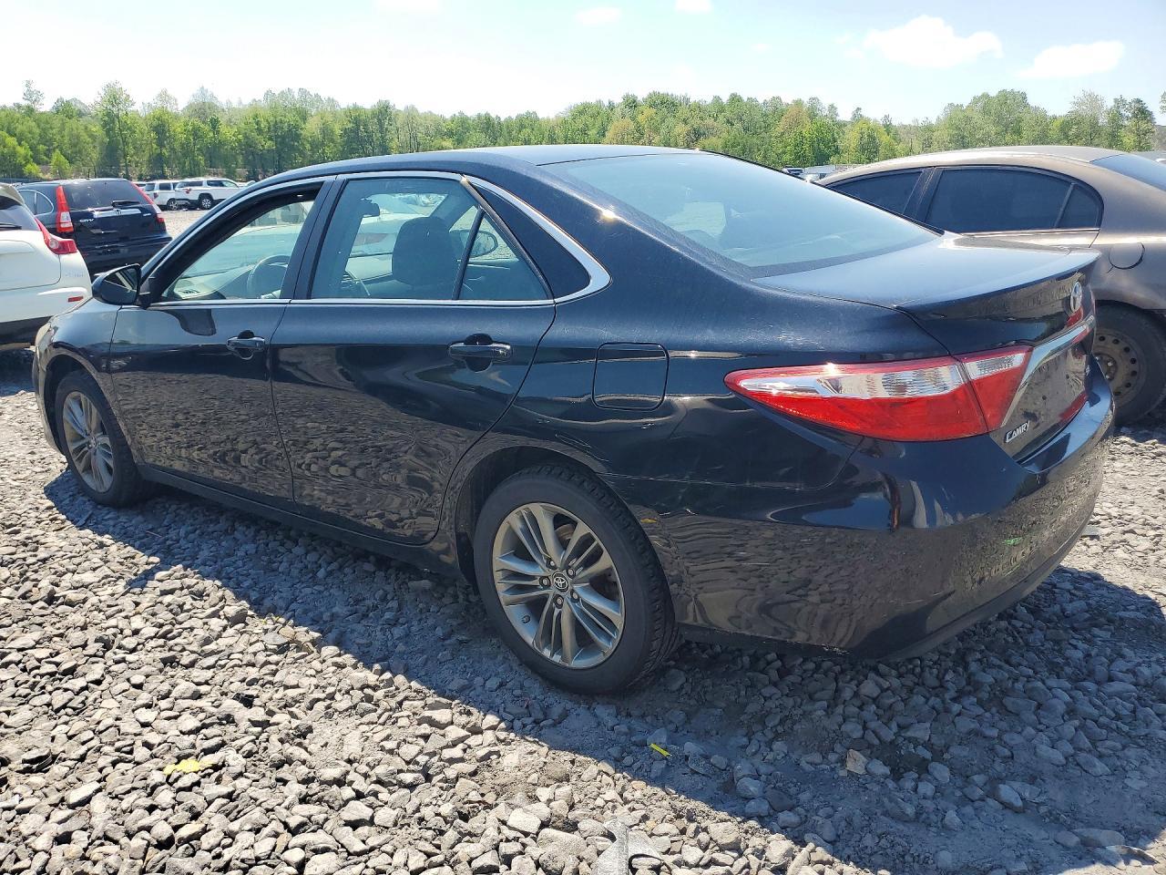 2017 Toyota Camry Se - Фото 2