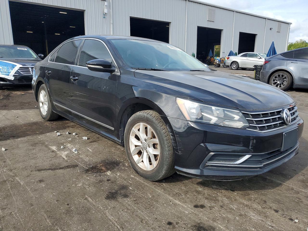 2016 Volkswagen Passat S - Image 4