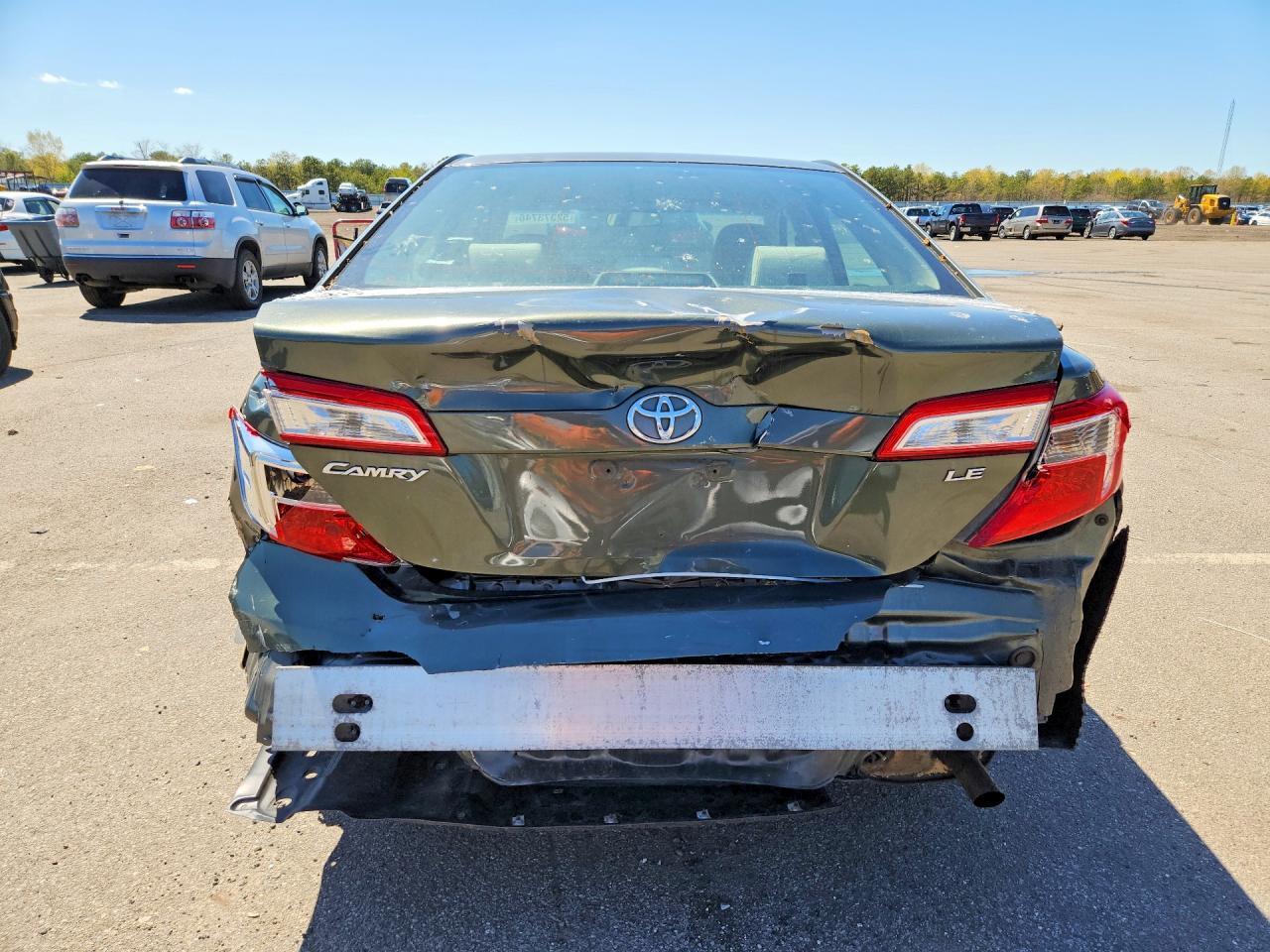 2012 Toyota Camry Le - Image 6
