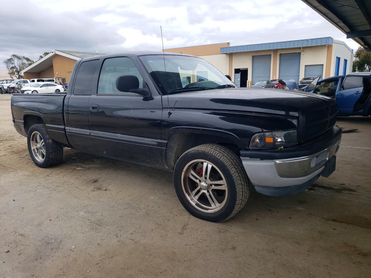 2001 Dodge Ram 1500 - Image 4