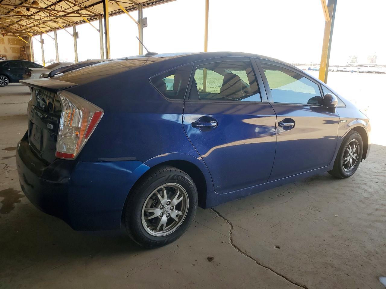 2010 Toyota Prius Iii - Фото 3