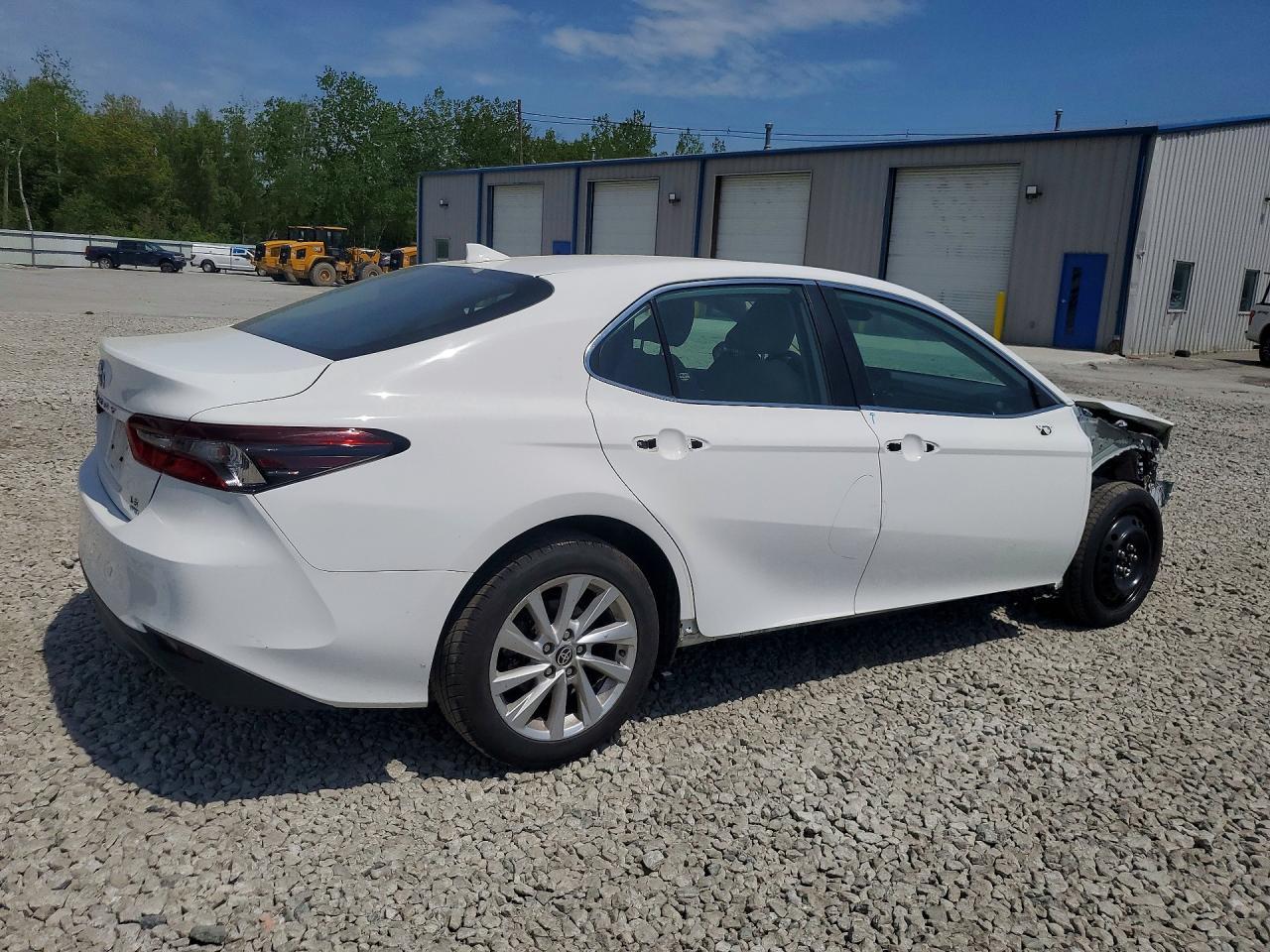 2021 Toyota Camry Le - Image 3