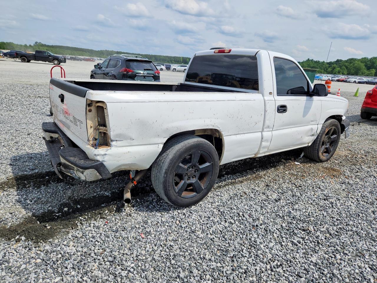 2004 Chevrolet Silverado C1500 - Фото 3