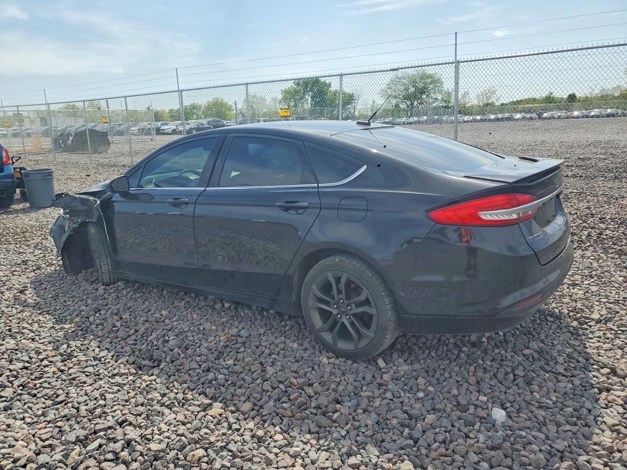 2018 Ford Fusion Se - Image 2