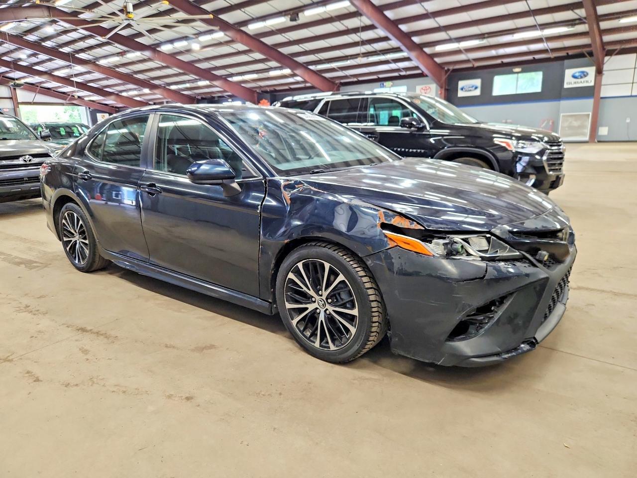 2020 Toyota Camry Se - Фото 4