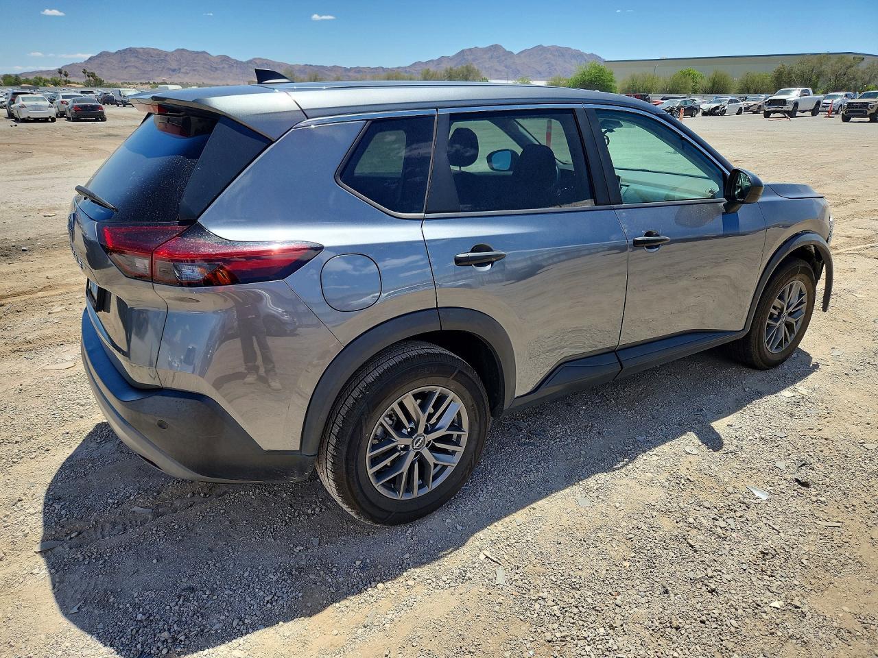 2023 Nissan Rogue S - Фото 3
