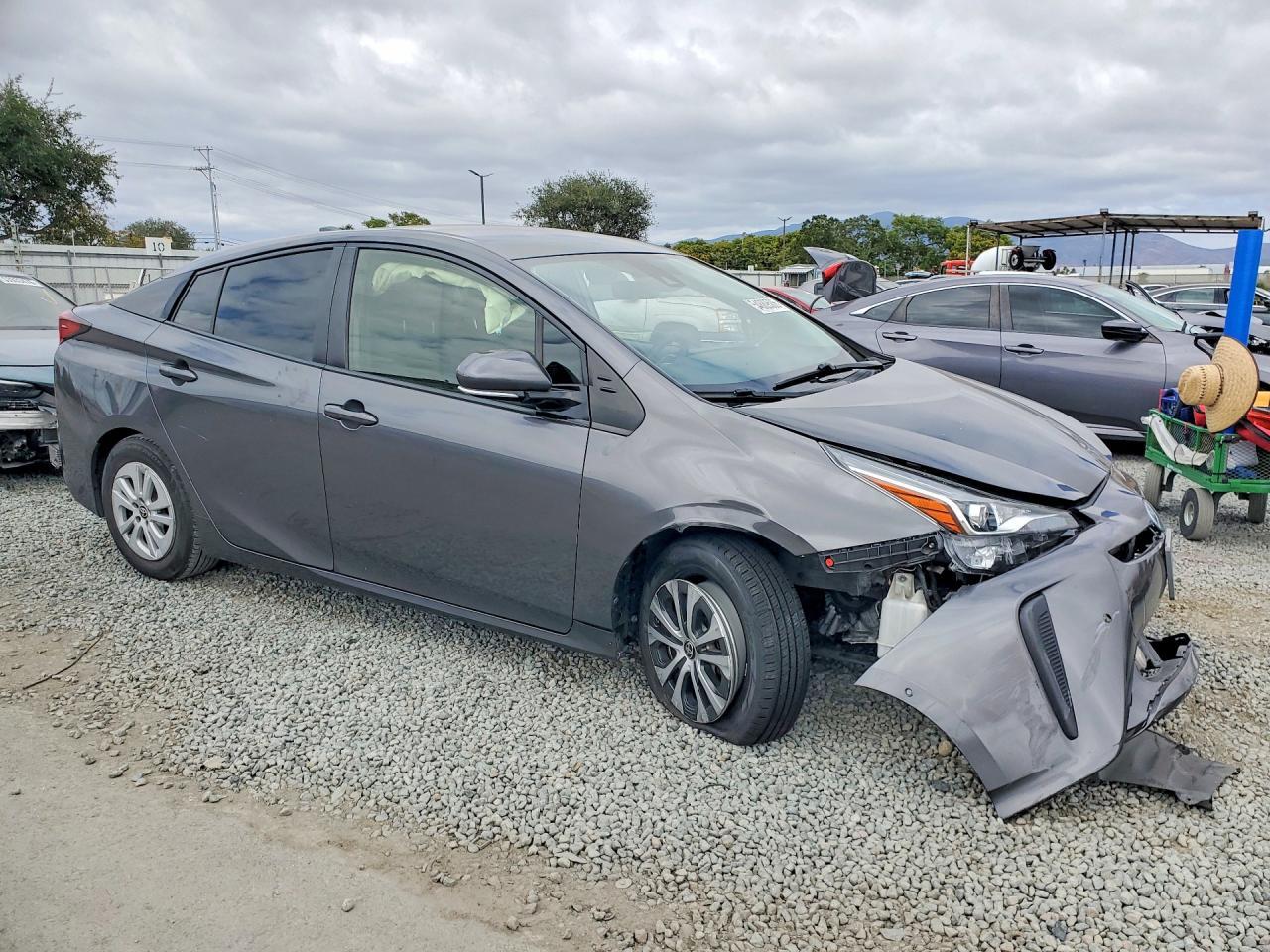 2020 Toyota Prius Le Awd-E - Фото 4