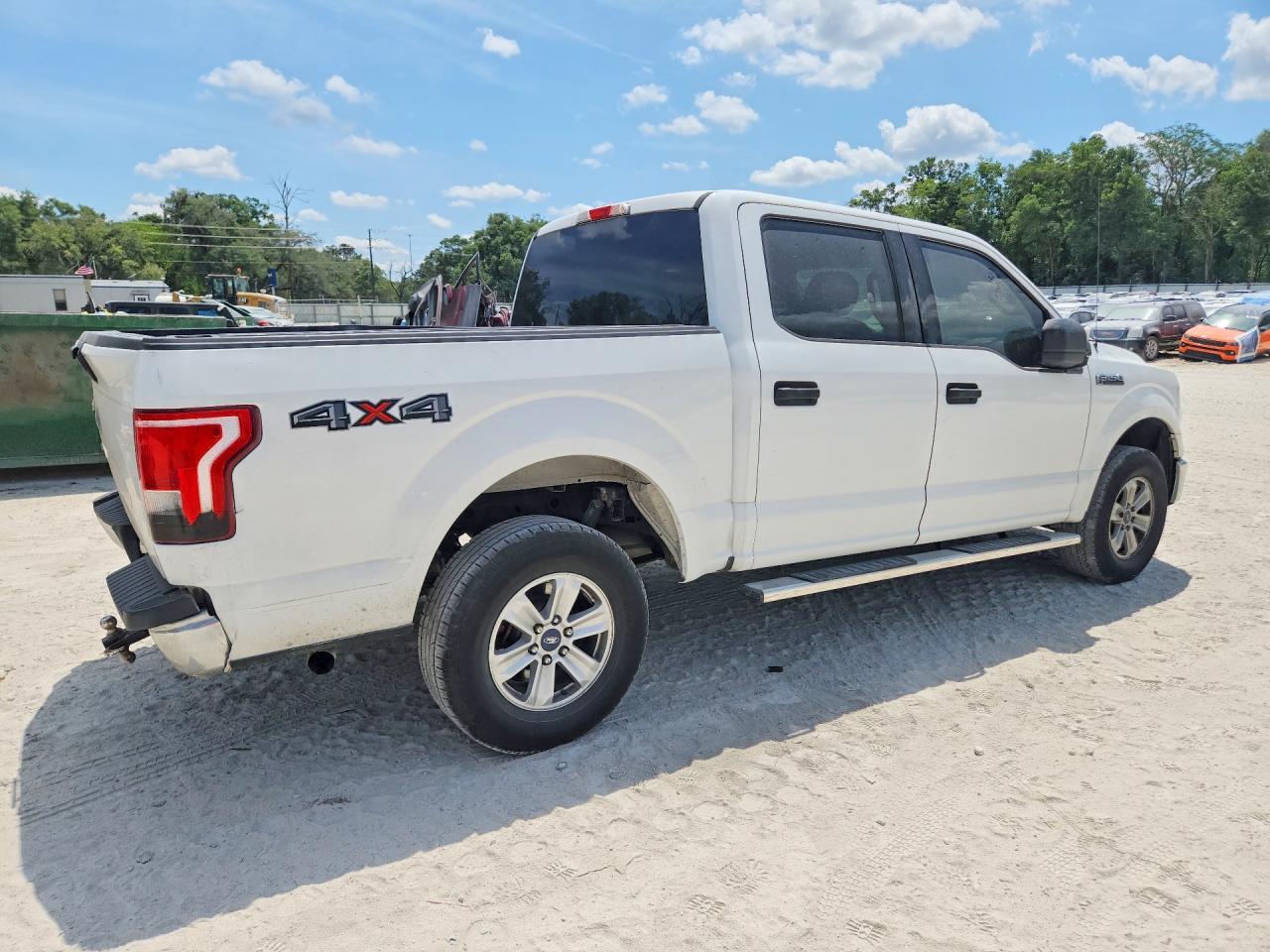 2017 Ford F150 Supercrew - Фото 3