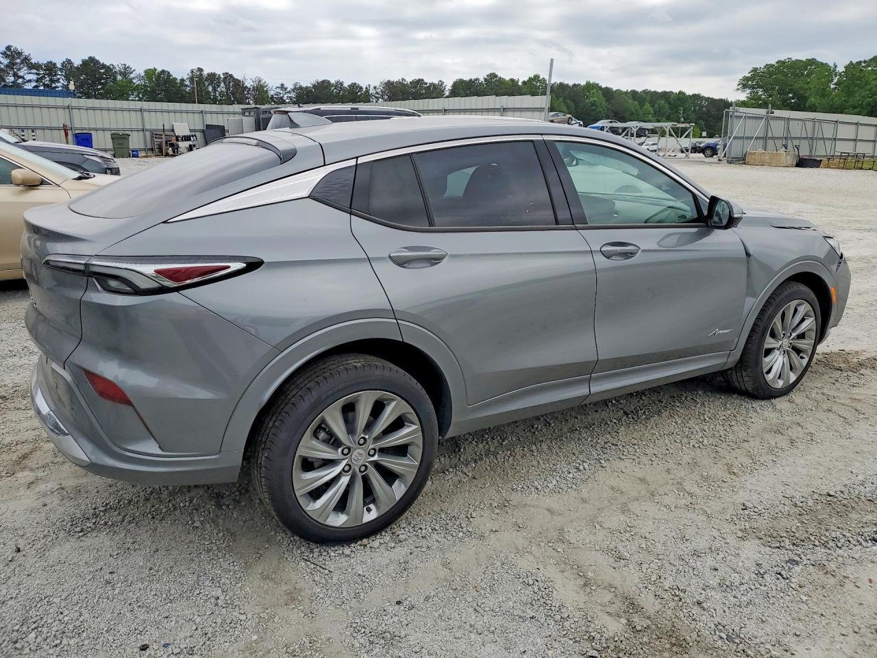 2025 Buick Envista Avenir - Image 3