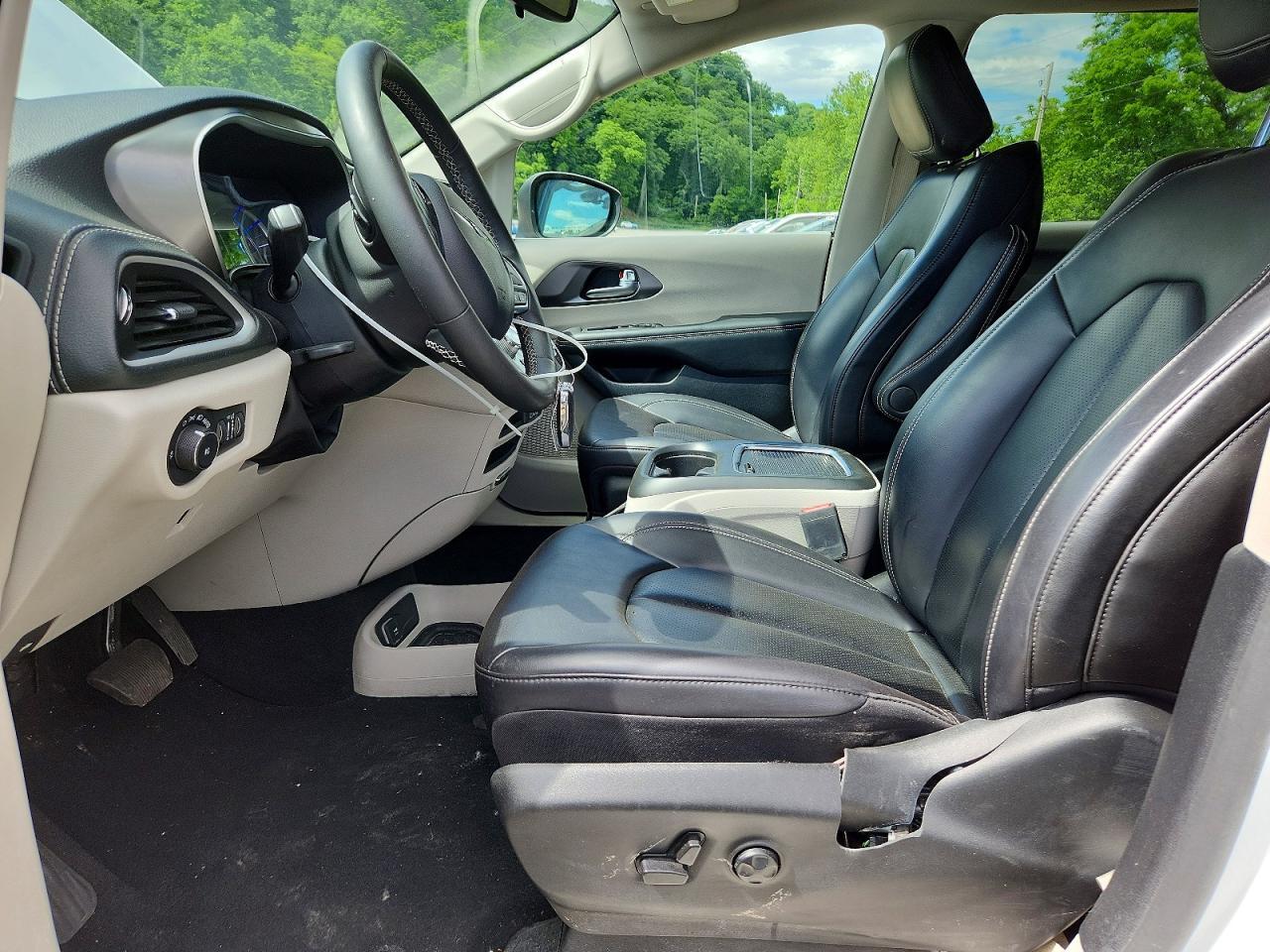 2023 Chrysler Pacifica Hybrid Touring L - Фото 7