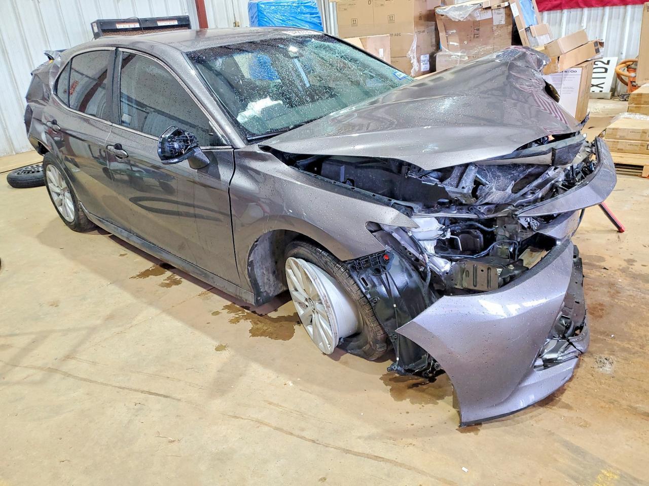 2019 Toyota Camry Le - Фото 4