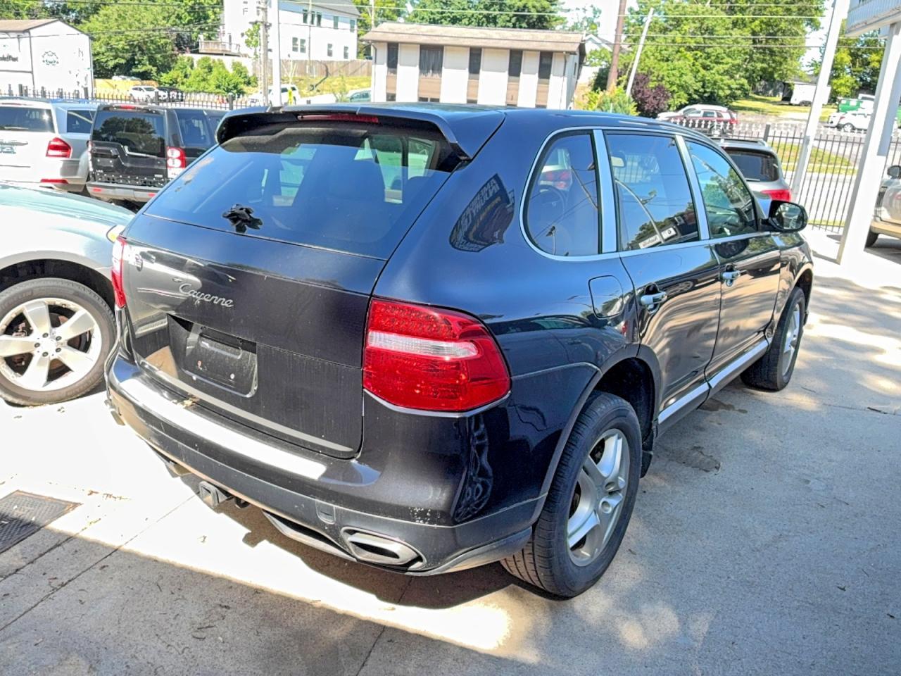 2010 Porsche Cayenne - Image 4