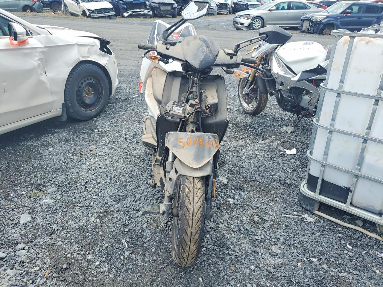 2022 Aprilia Sr Motard 50 - Image 2