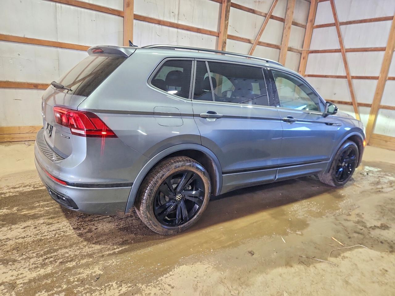 2024 Volkswagen Tiguan Se R-Line Black - Image 3