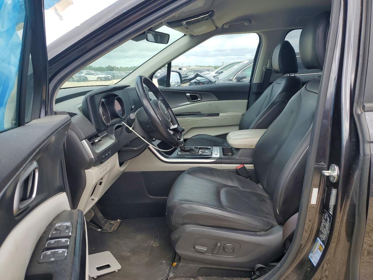 2023 Kia Carnival Lx - Image 7