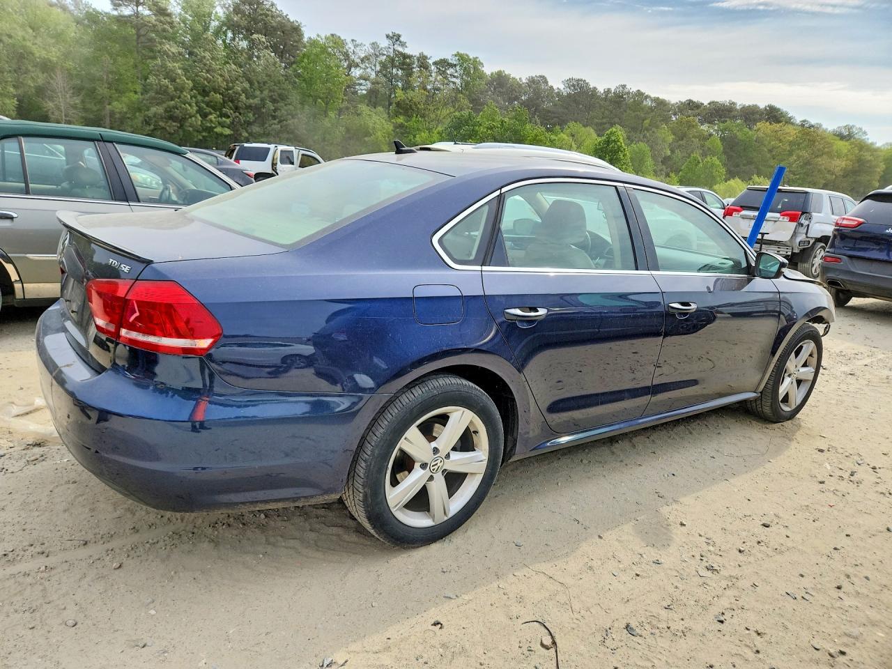 2013 Volkswagen Passat Se - Фото 3