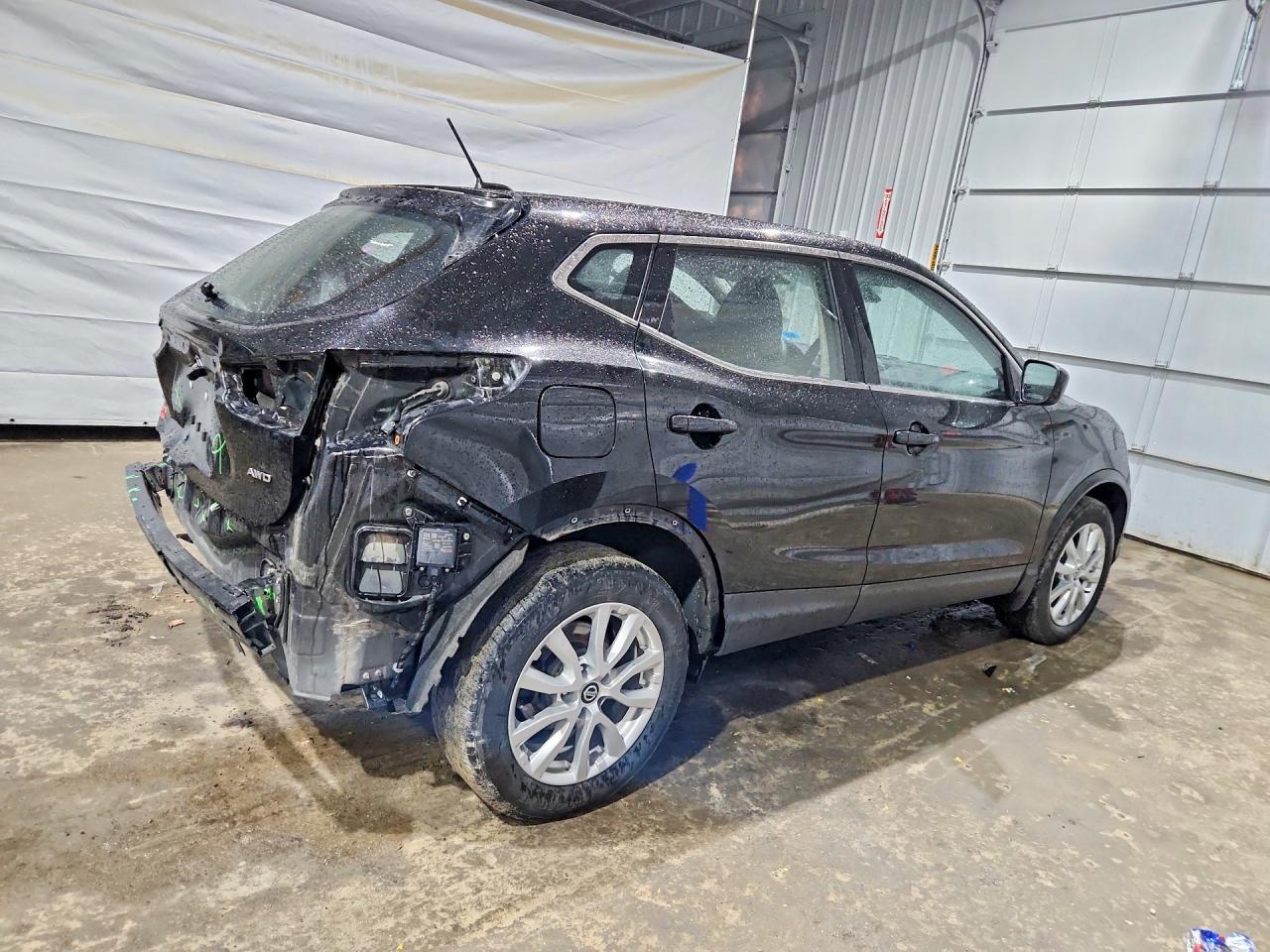 2021 Nissan Rogue Sport S - Фото 3