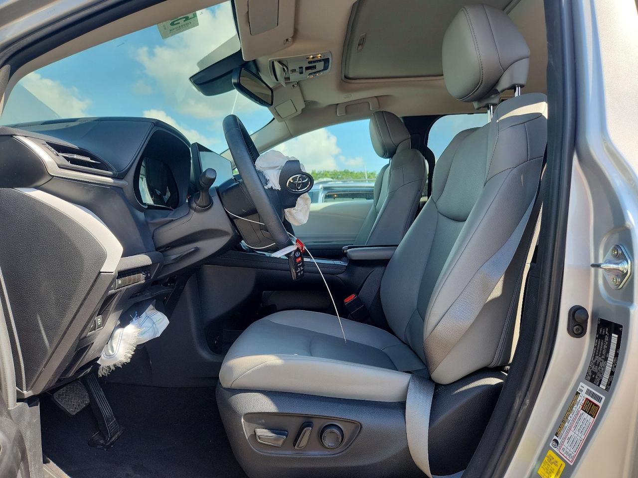 2025 Toyota Sienna Xle 8-Passenger - Фото 7
