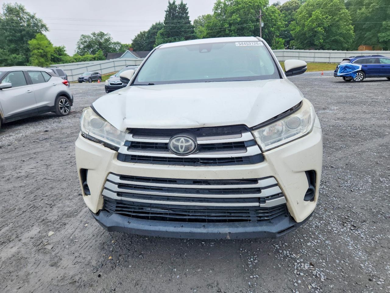 2017 Toyota Highlander Le - Фото 5
