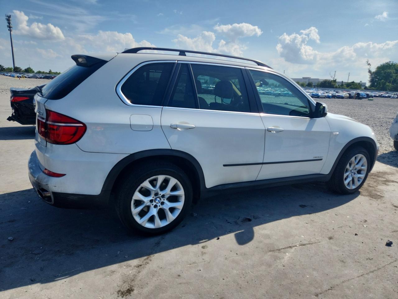 2013 BMW X5 xDrive35D - Image 3
