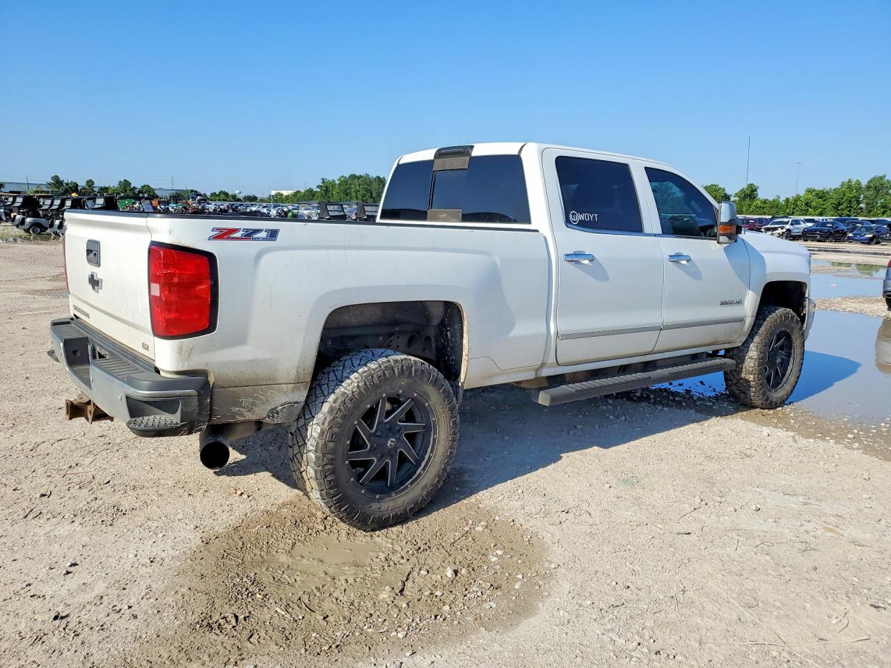 2016 Chevrolet Silverado - Image 3