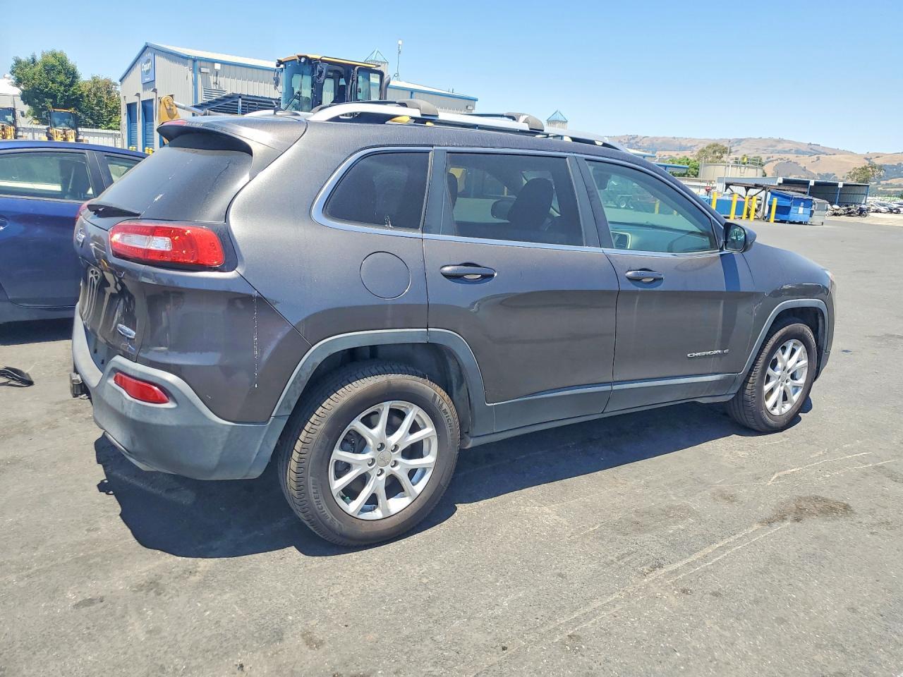 2015 Jeep Cherokee Latitude - Image 3