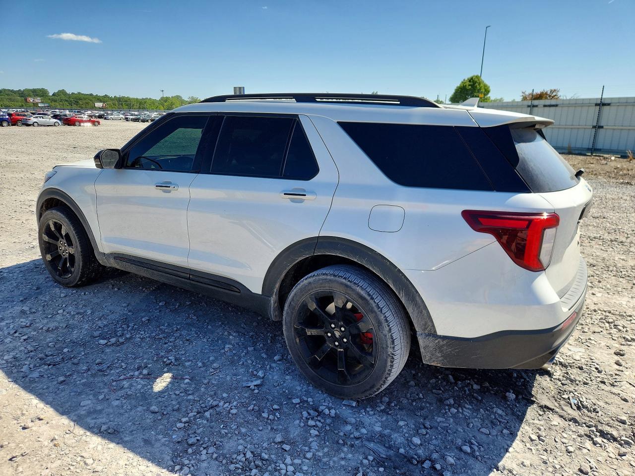 2023 Ford Explorer St - Фото 2