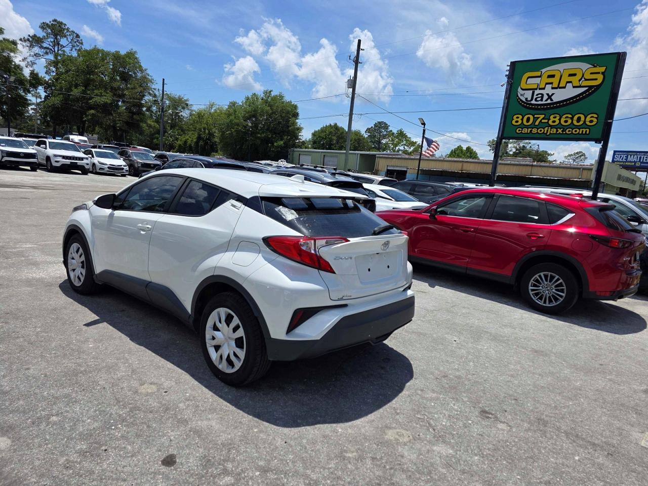 2021 Toyota C-Hr Le - Image 3