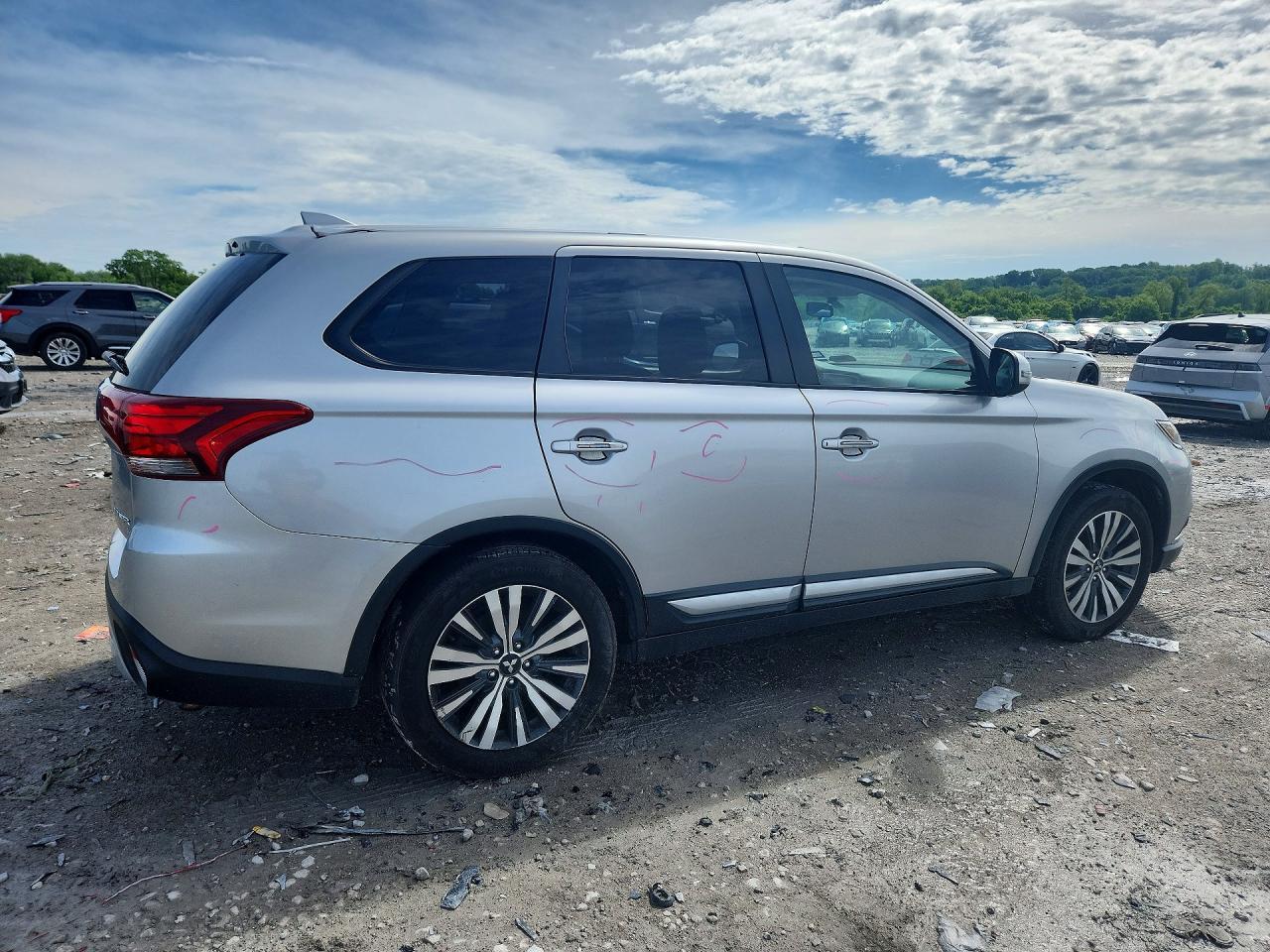 2019 Mitsubishi Outlander Se - Фото 3