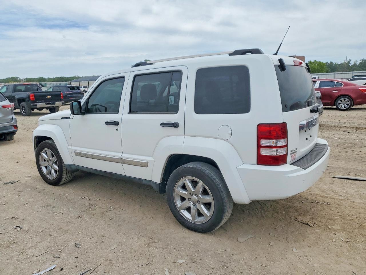 2011 Jeep Liberty Limited - Image 2