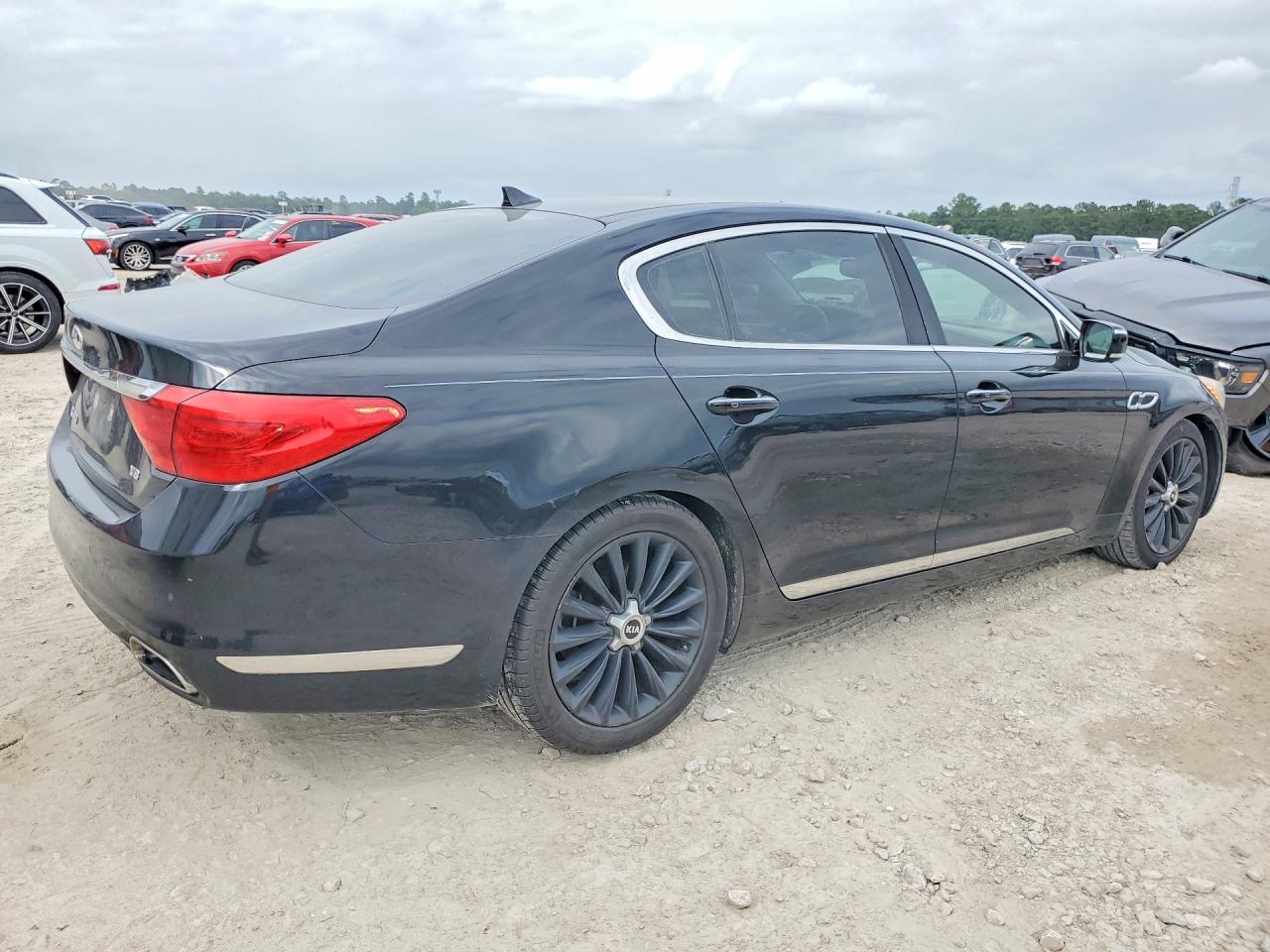 2015 Kia K900 Luxury - Image 3