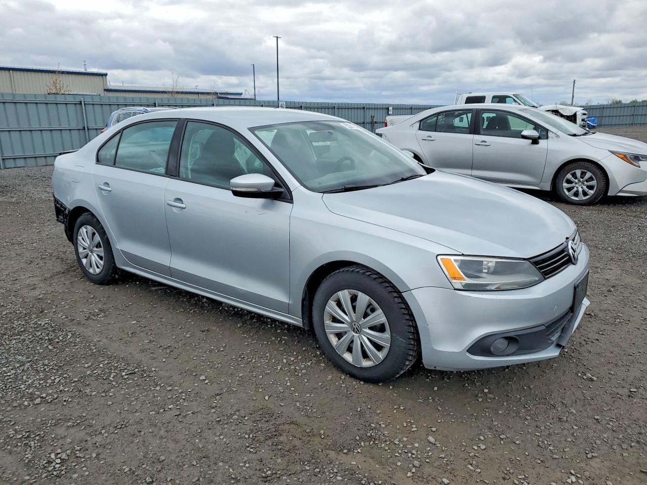 2014 Volkswagen Jetta Base - Image 4