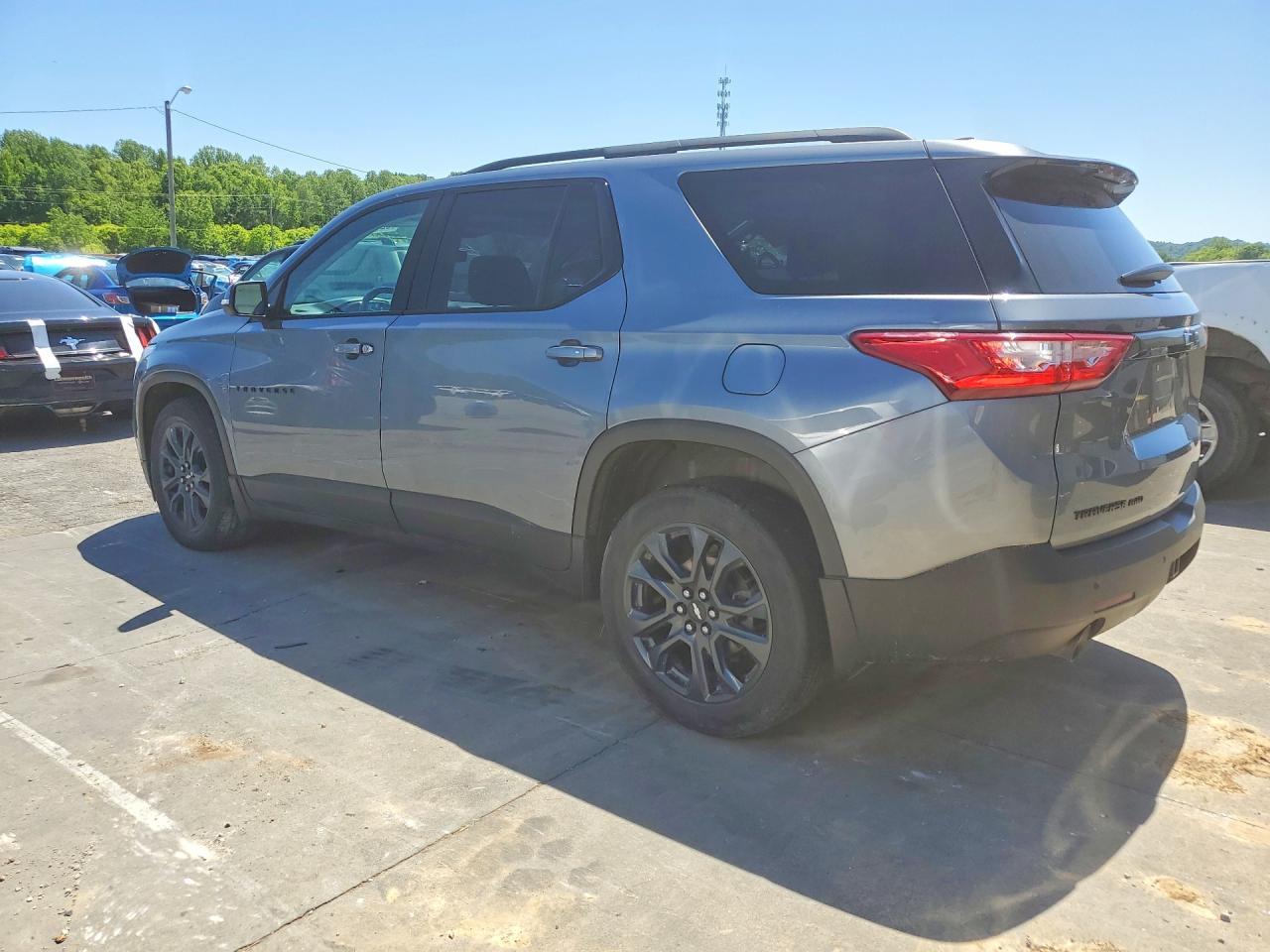 2021 Chevrolet Traverse Rs - Фото 2