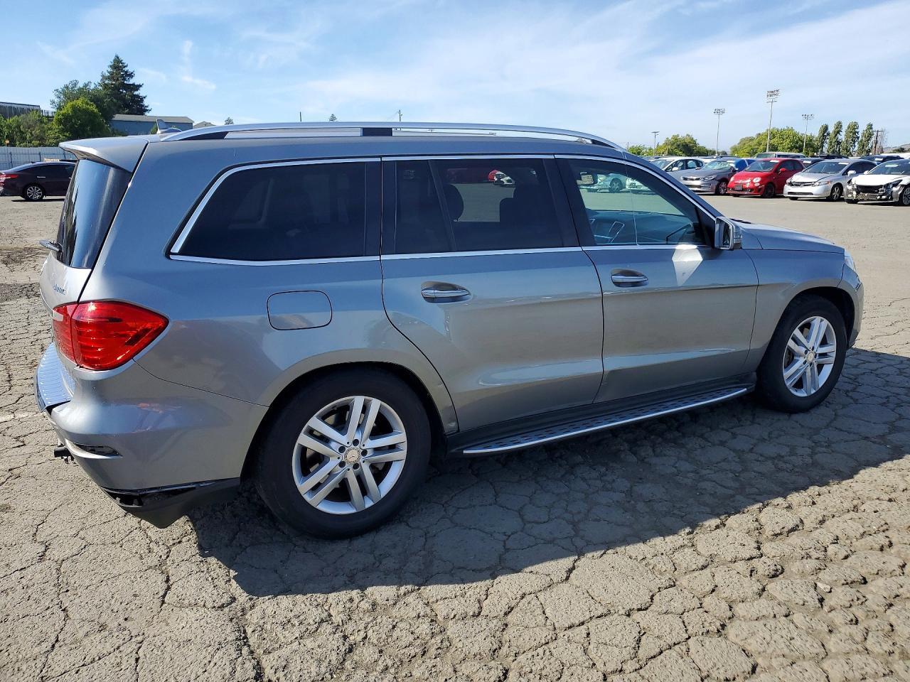 2015 Mercedes-Benz Gl 450 4Matic - Image 3