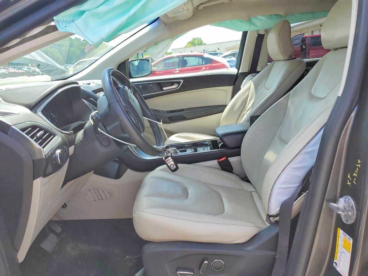 2019 Ford Edge Titanium - Image 7