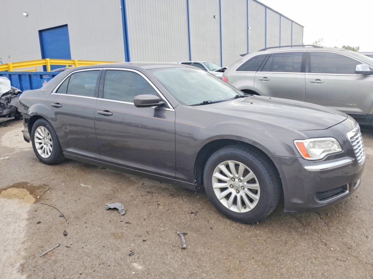 2013 Chrysler 300 - Фото 4