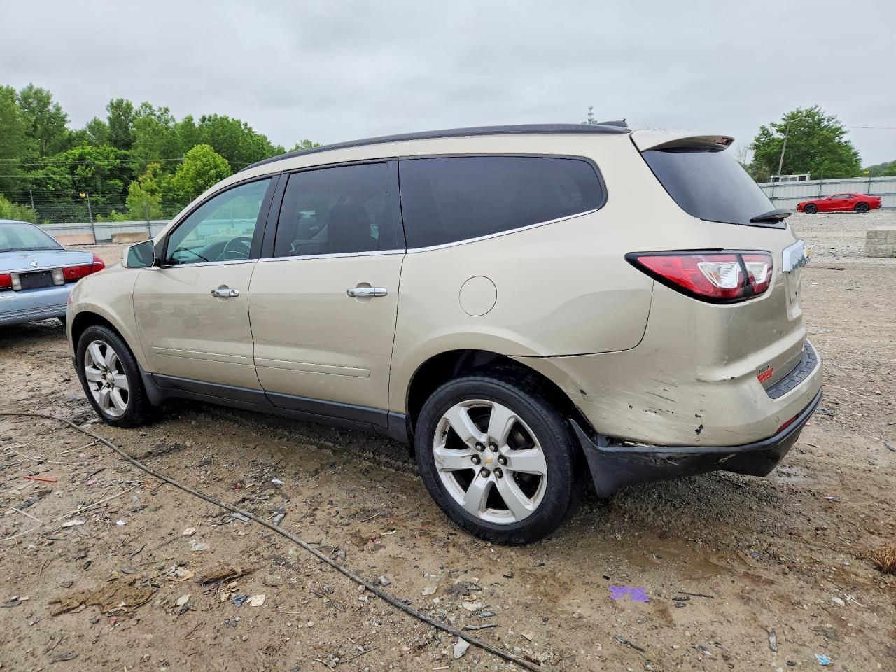 2016 Chevrolet Traverse Lt - Фото 2