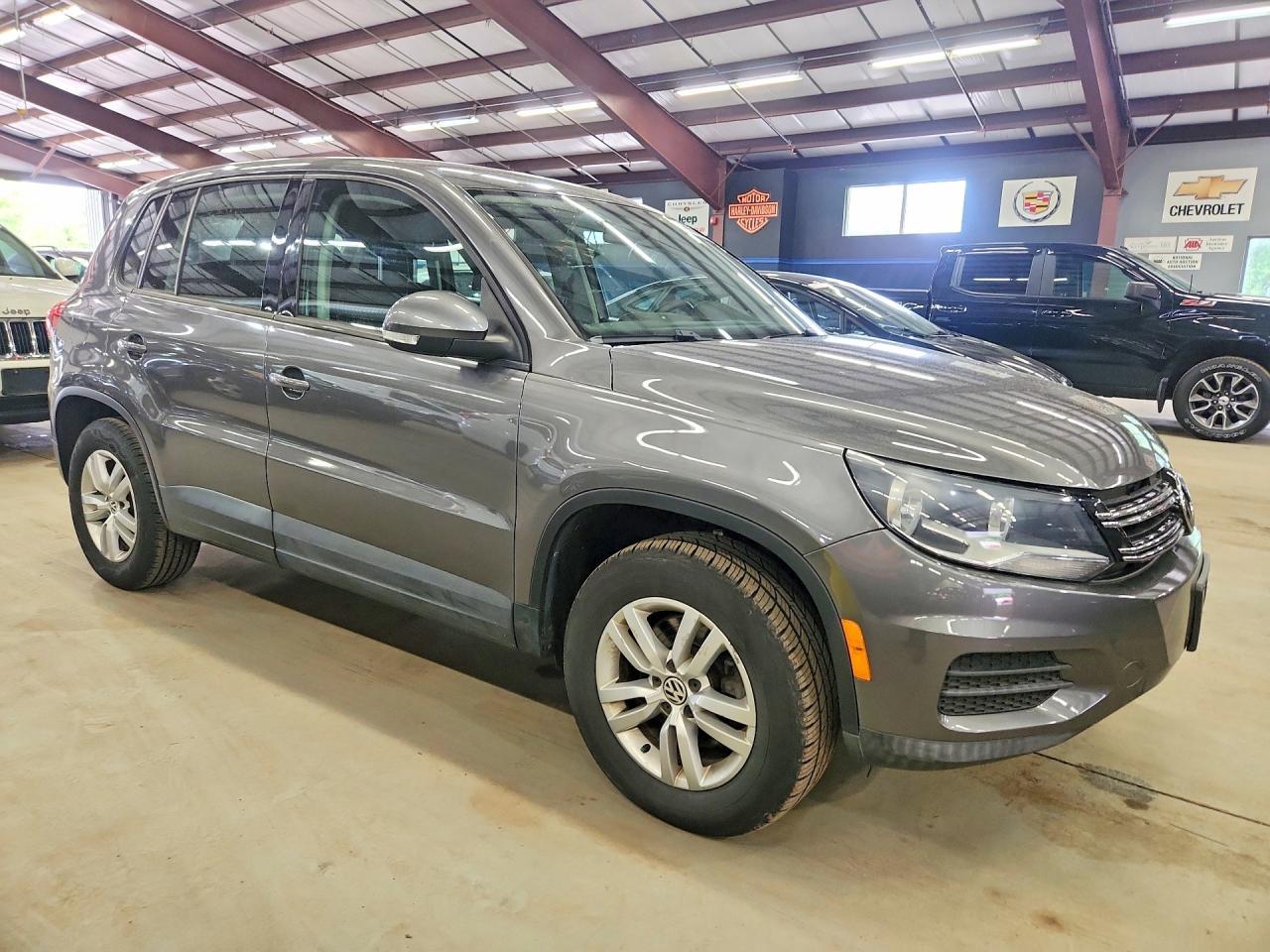 2013 Volkswagen Tiguan S - Фото 4