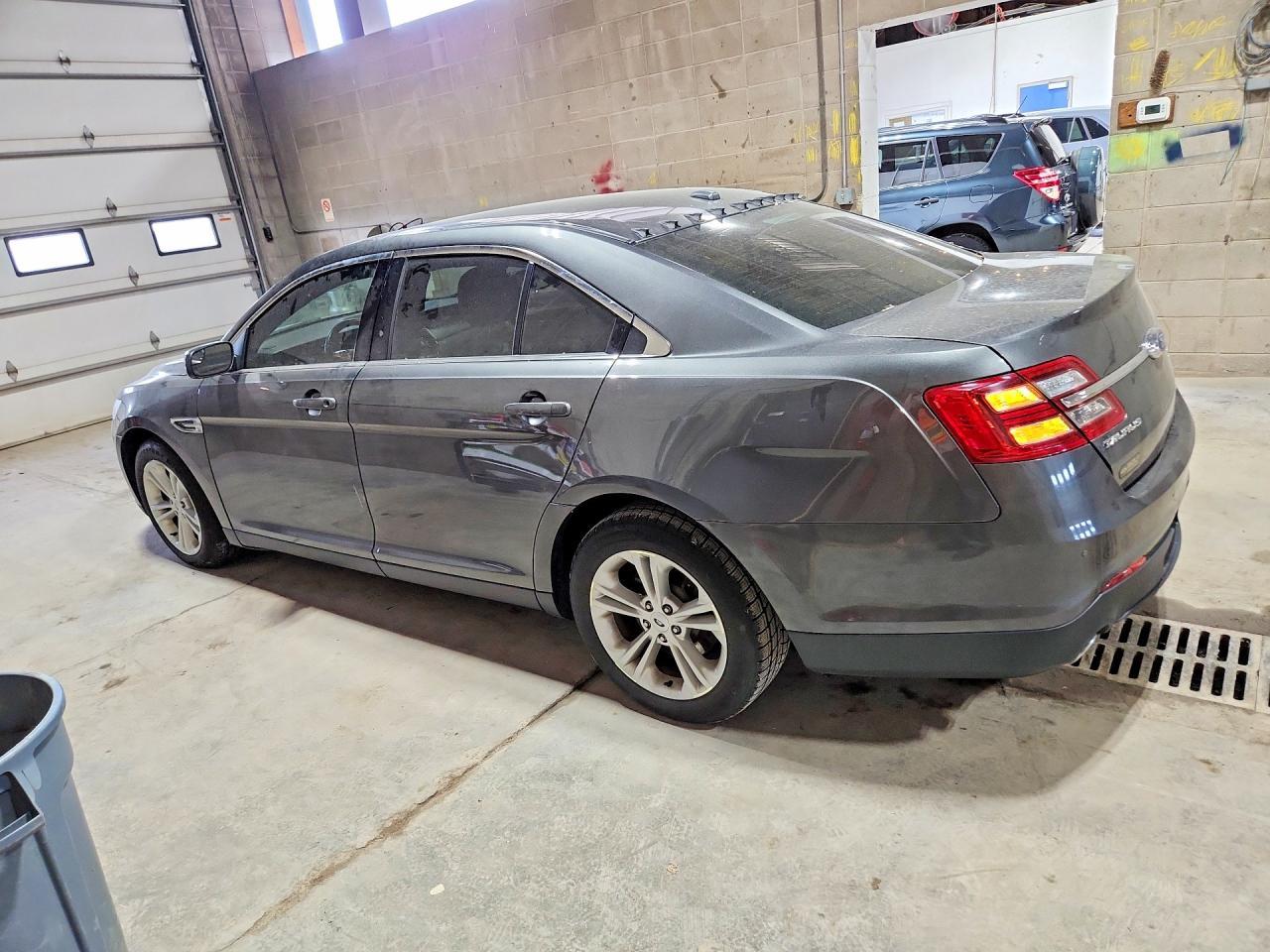 2017 Ford Taurus Sel - Фото 2