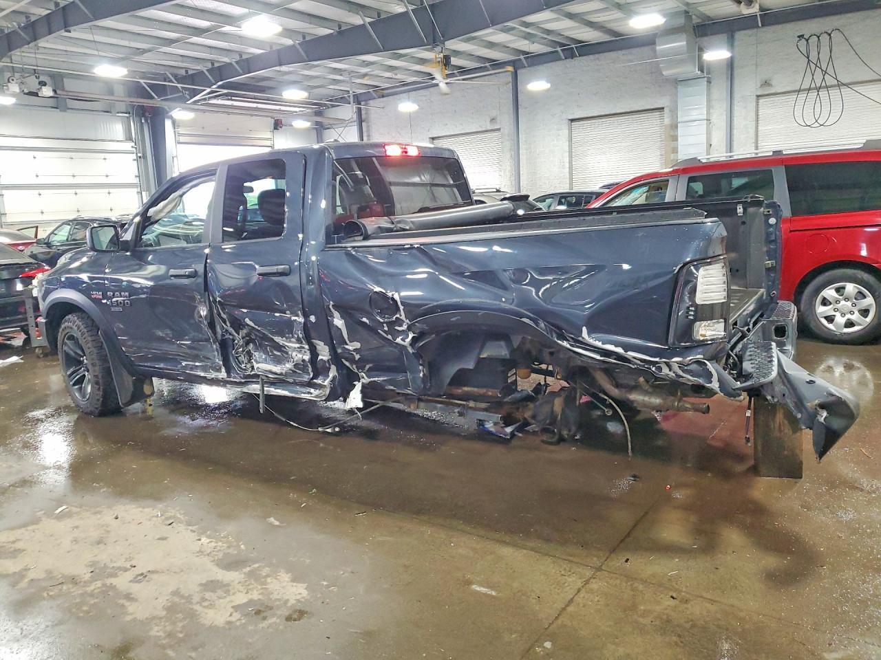 2021 Ram 1500 Classic Slt - Фото 2