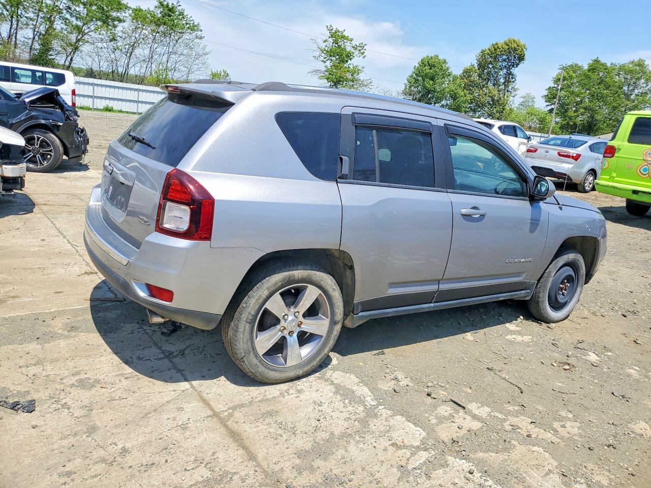 2017 Jeep Compass Latitude - Фото 3