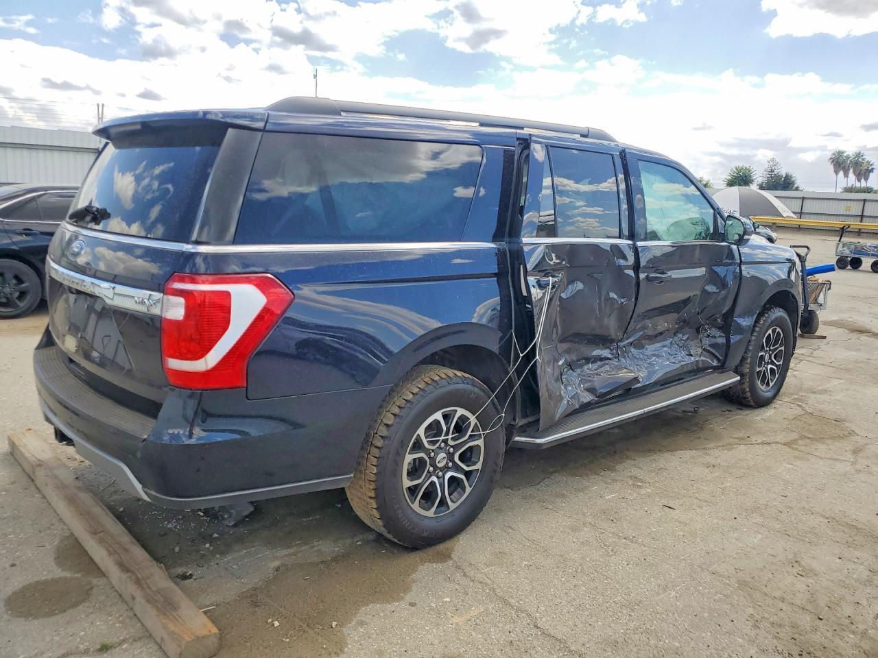 2021 Ford Expedition Max Xlt 4 - Image 3