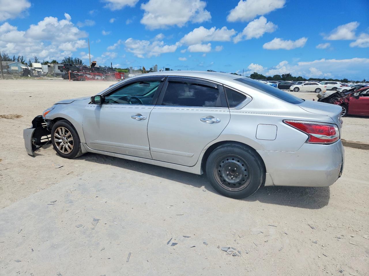 2015 Nissan Altima 2.5 S - Фото 2