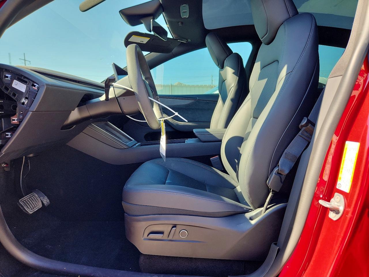 2026 Tesla Model Y - Фото 7